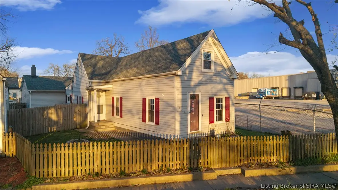 826 E 8th Street, New Albany, IN 47150 - #1