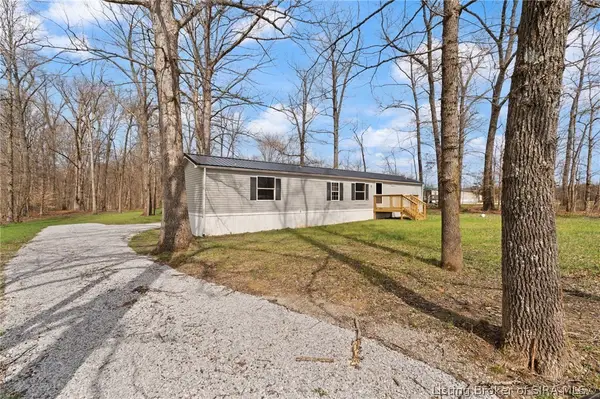 1260 E County Line Road Ne, Palmyra, IN 47164