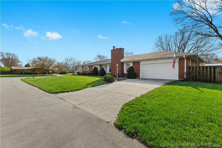 1217 Hibiscus Drive, Clarksville, IN 47129 - #2