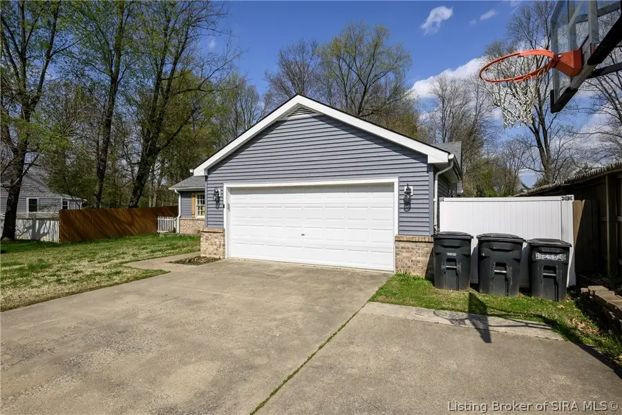 206 Hopkins Lane, Jeffersonville, IN 47130 - #3
