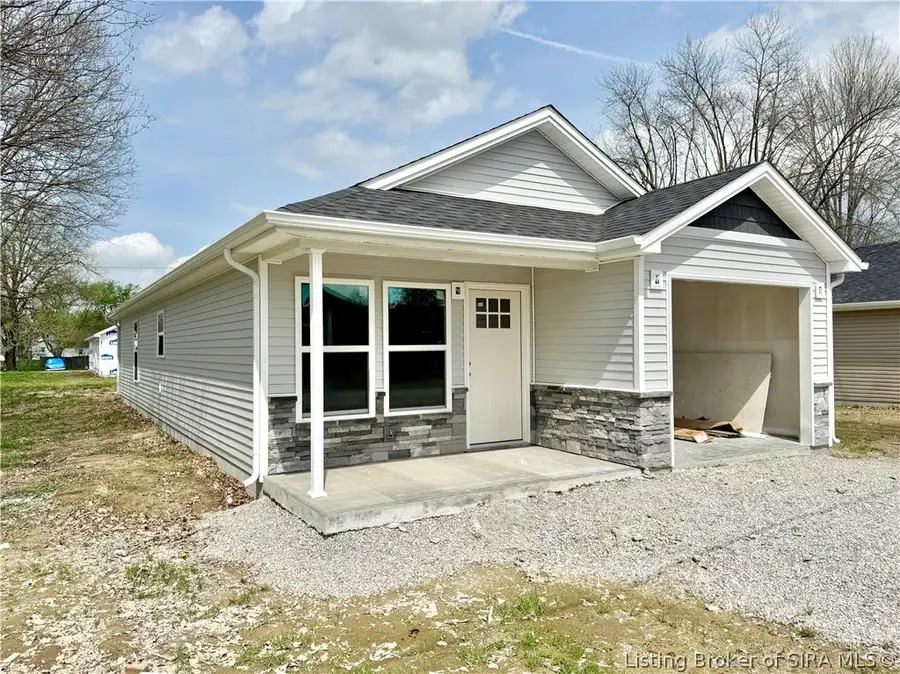 39 E Madison Street, Scottsburg, IN 47170 - #3