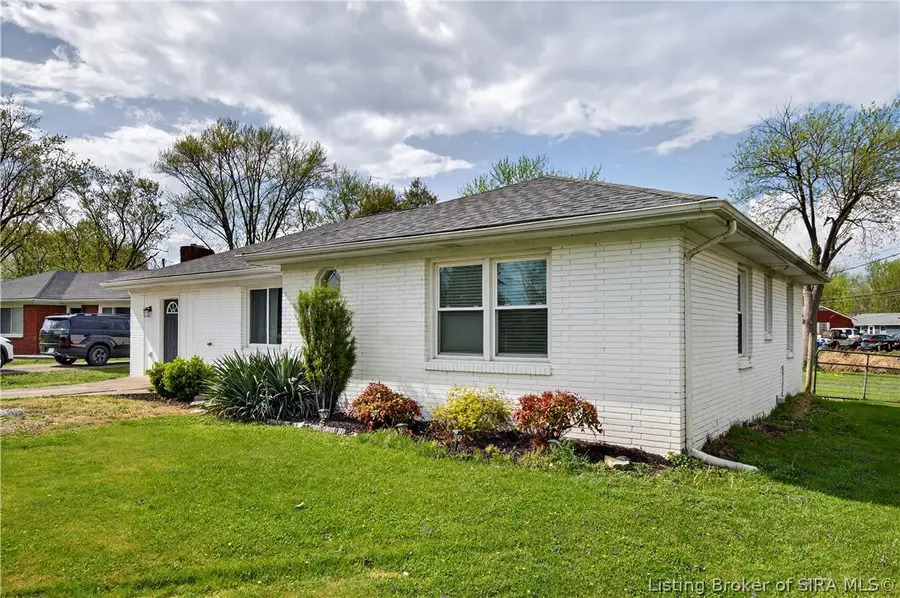 15 Robin Road, New Albany, IN 47150 - #3