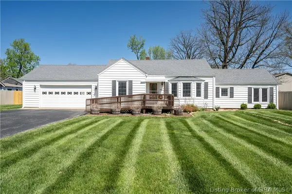 1520 Maple Court, New Albany, IN 47150