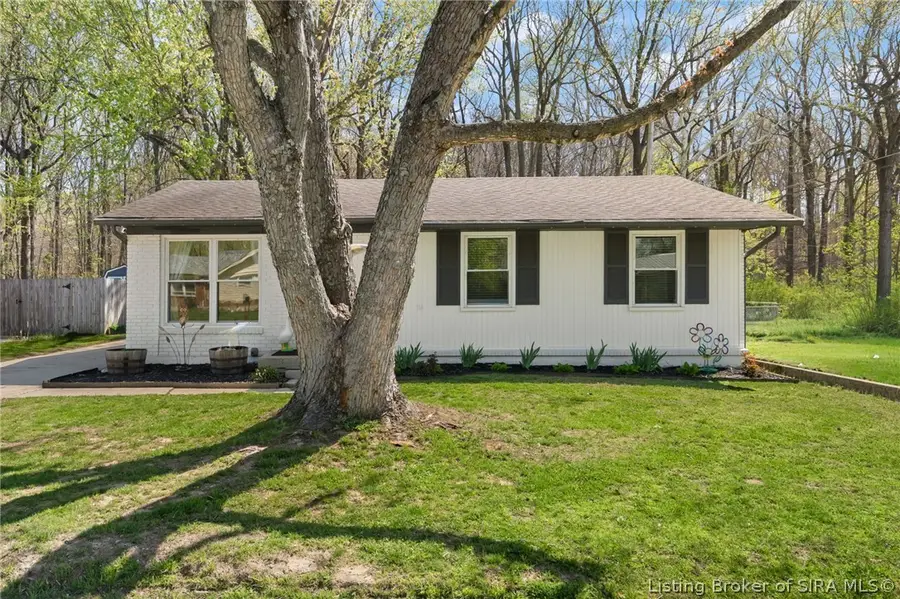 2924 Linda Drive, New Albany, IN 47150 - #2