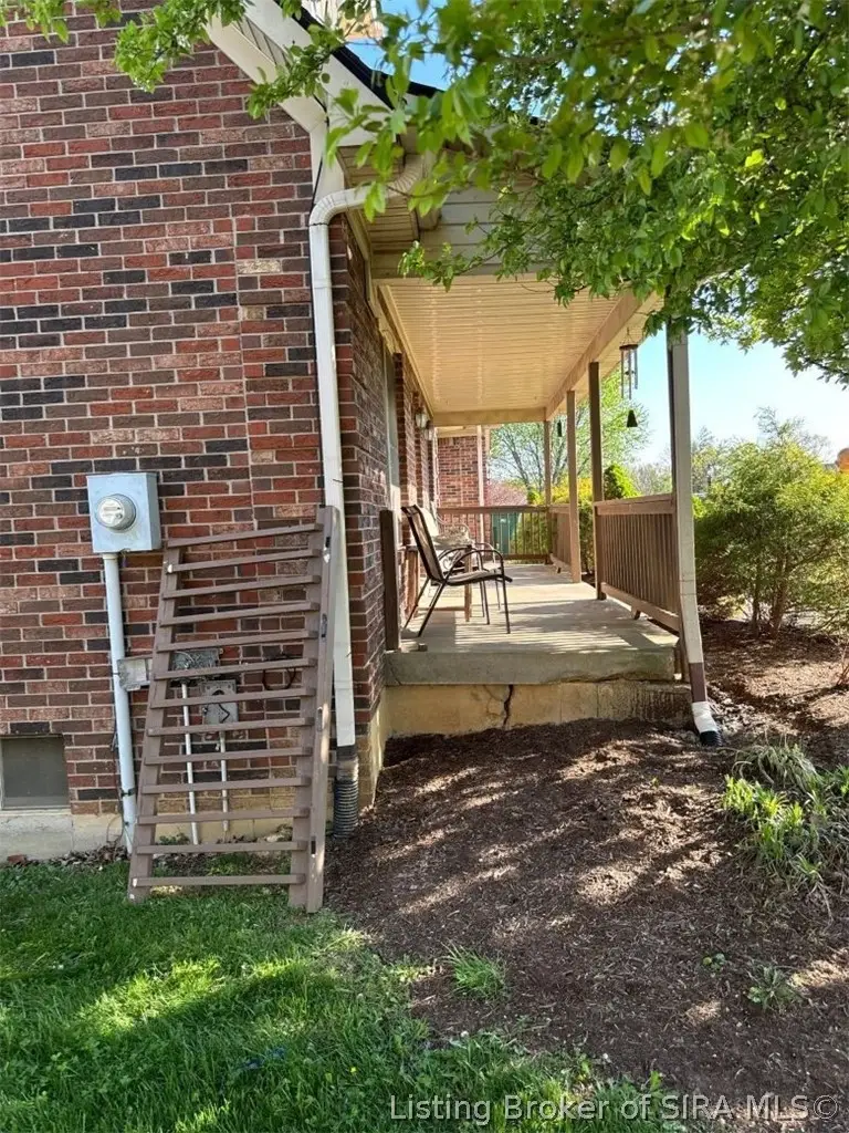 4231 Royal Oak Drive, New Albany, IN 47150 - #3