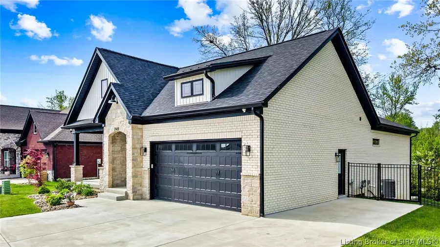 3501 Linnert Way, New Albany, IN 47150 - #3