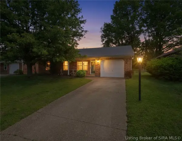 2614 Whitehorse Vale Drive, Jeffersonville, IN 47130