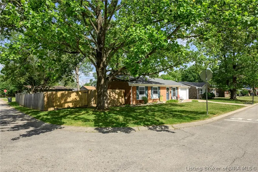 620 Goyne Avenue, Jeffersonville, IN 47130 - #2