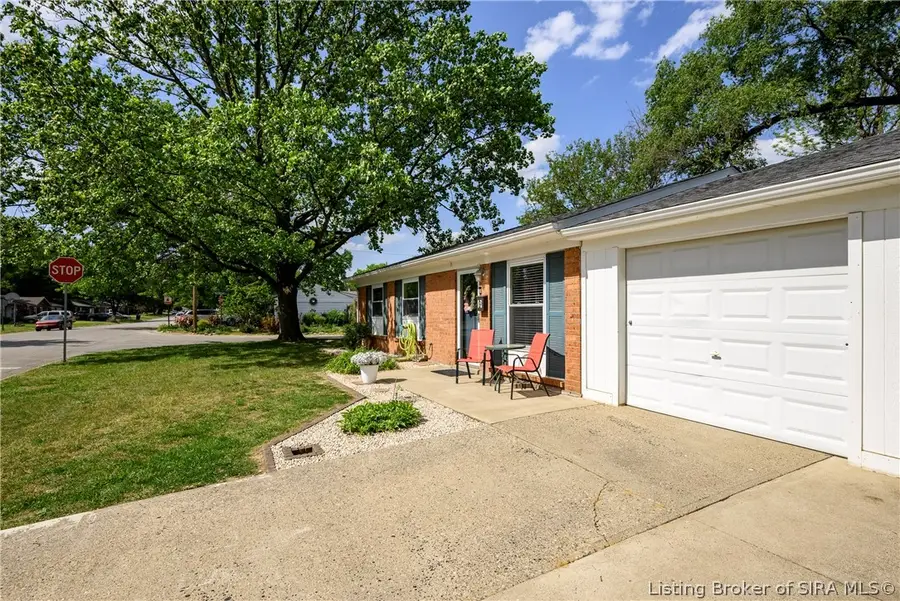 620 Goyne Avenue, Jeffersonville, IN 47130 - #3