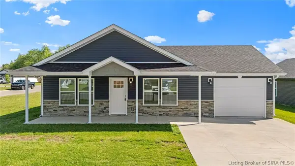 1213 Ironwood Pass Avenue, Scottsburg, IN 47170