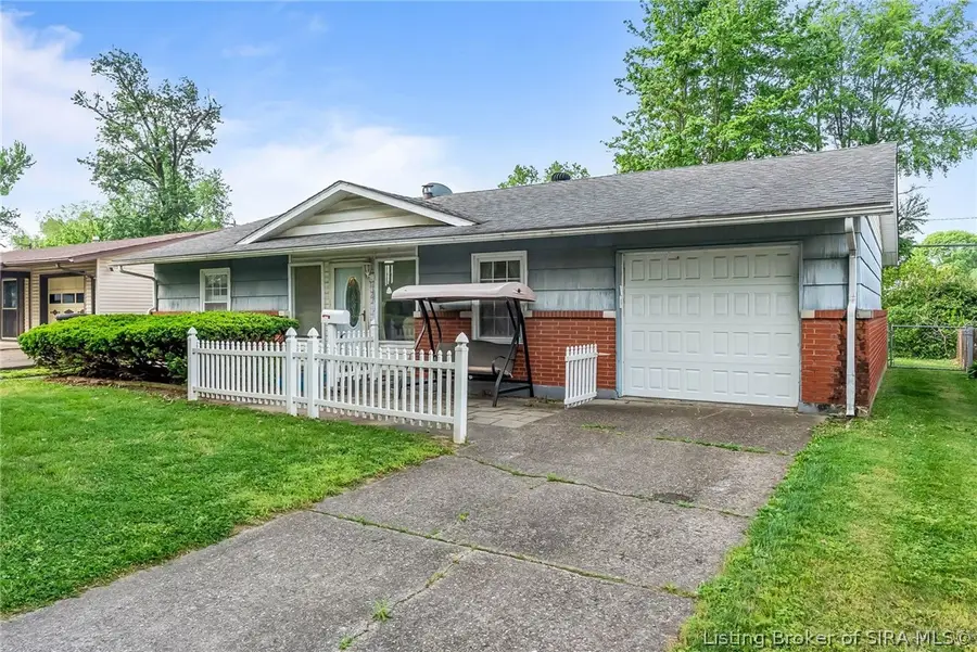 907 Springdale Drive, Jeffersonville, IN 47130 - #2