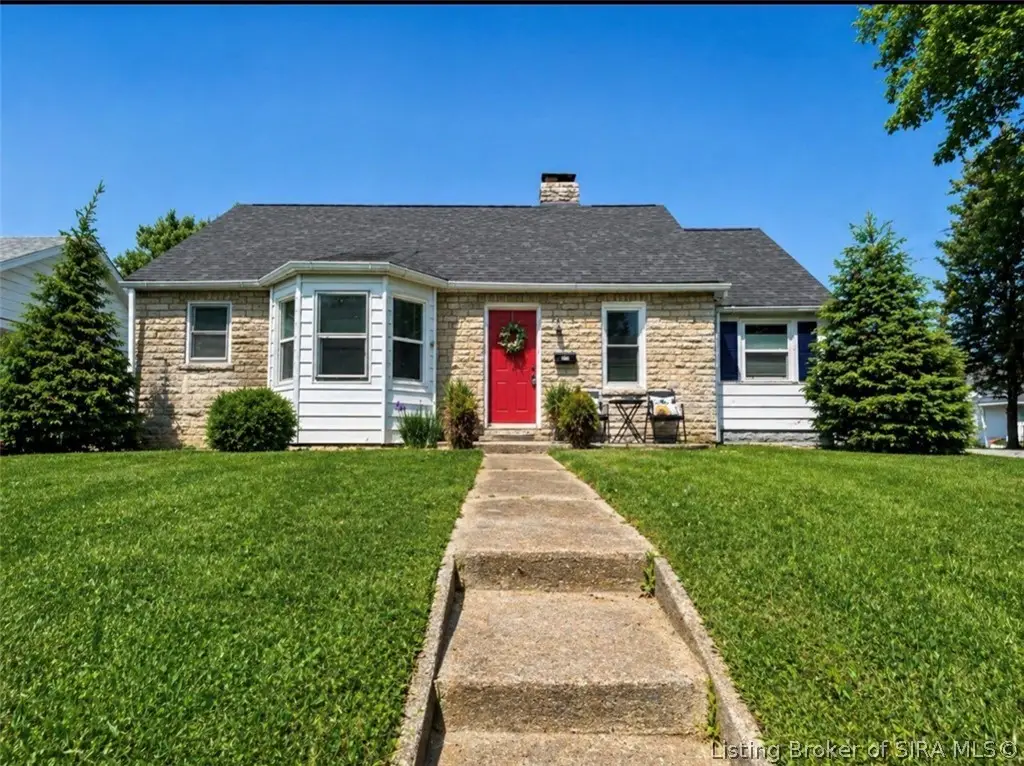 512 W Owen Street, Scottsburg, IN 47170 - #1