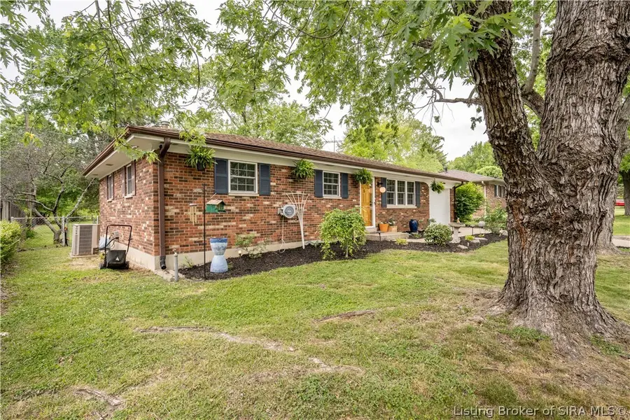 807 Alabama Avenue, Sellersburg, IN 47172 - #2