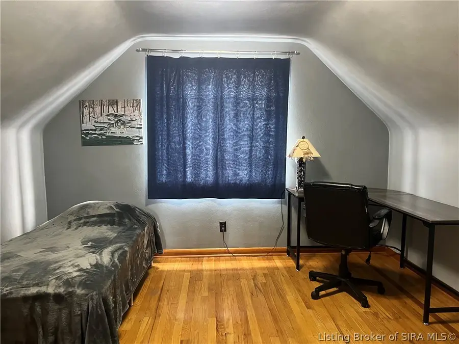 530 Chippewa Drive, Jeffersonville, IN 47130 - #2