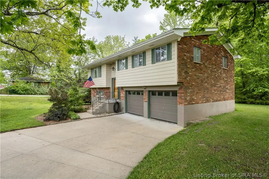 3807 Chapel Lane, New Albany, IN 47150 - #3