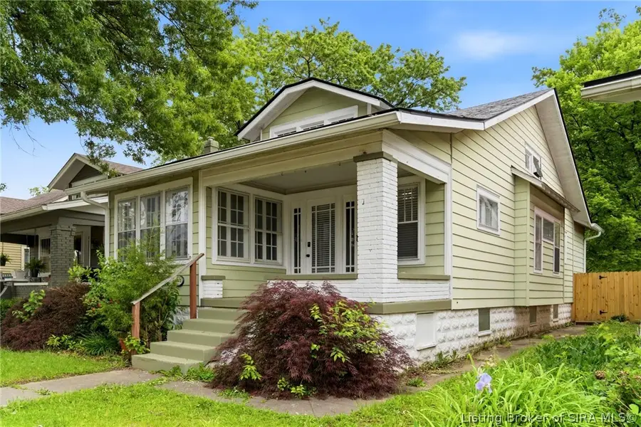1012 E Court Avenue, Jeffersonville, IN 47130 - #3