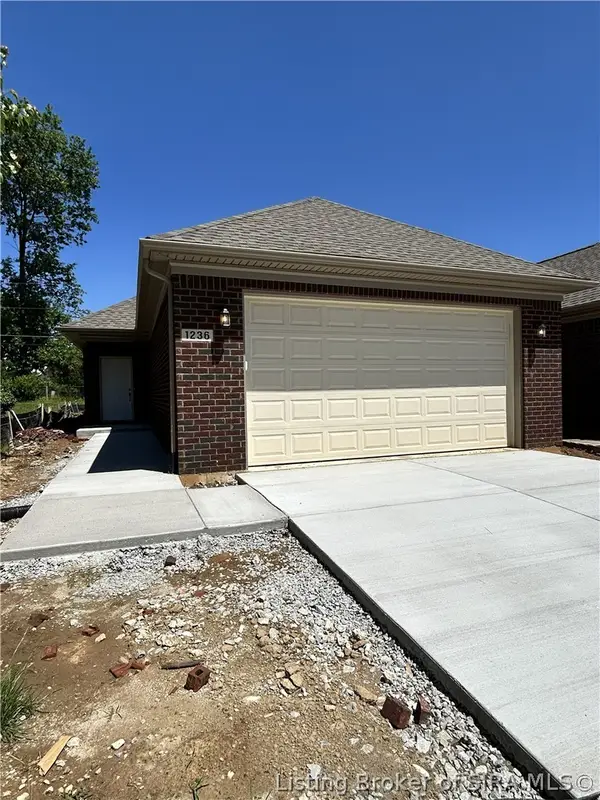 1236 Elizabeth Lane, Jeffersonville, IN 47130