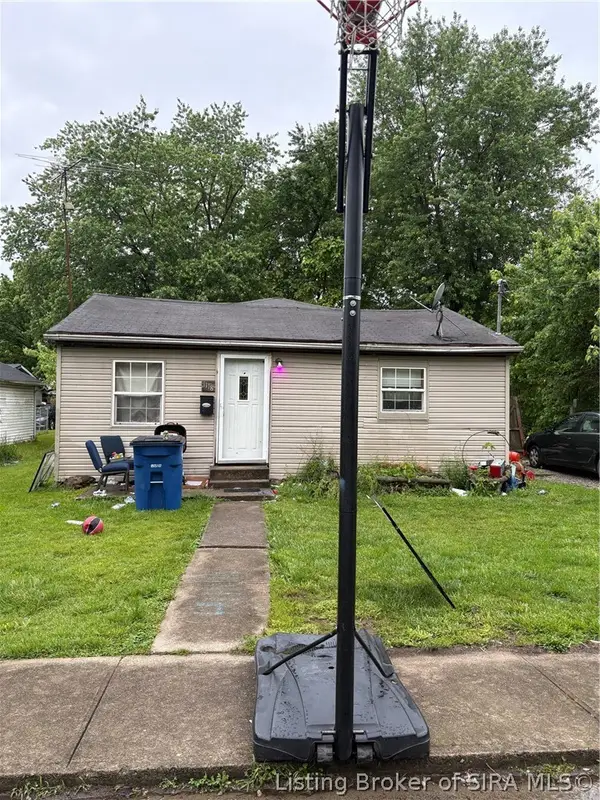 1118 Wade Street, Austin, IN 47102