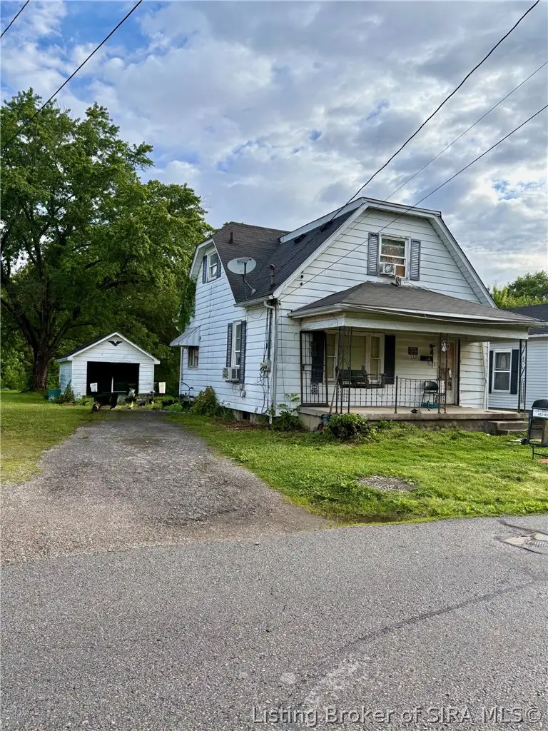 132 W Owen Street, Scottsburg, IN 47170 - #2