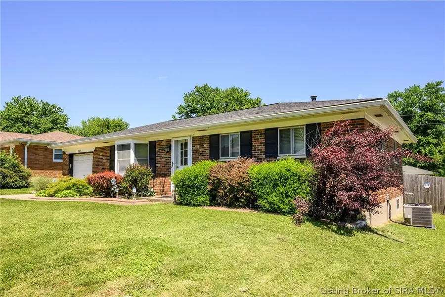 722 W Delaware Court, Sellersburg, IN 47172 - #3