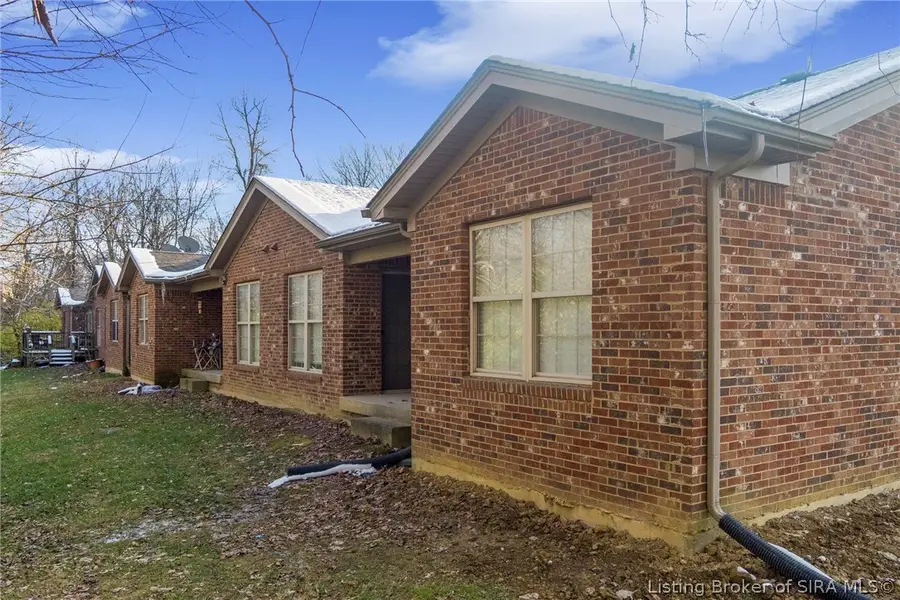 807 S Indiana Avenue #5, Sellersburg, IN 47172 - #3