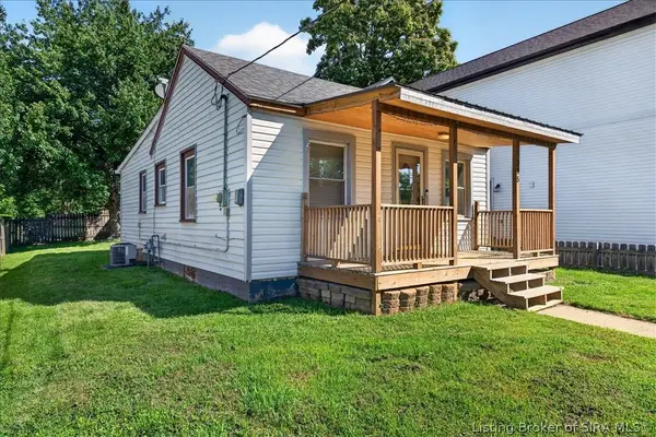 715 E 9th Street, Jeffersonville, IN 47130