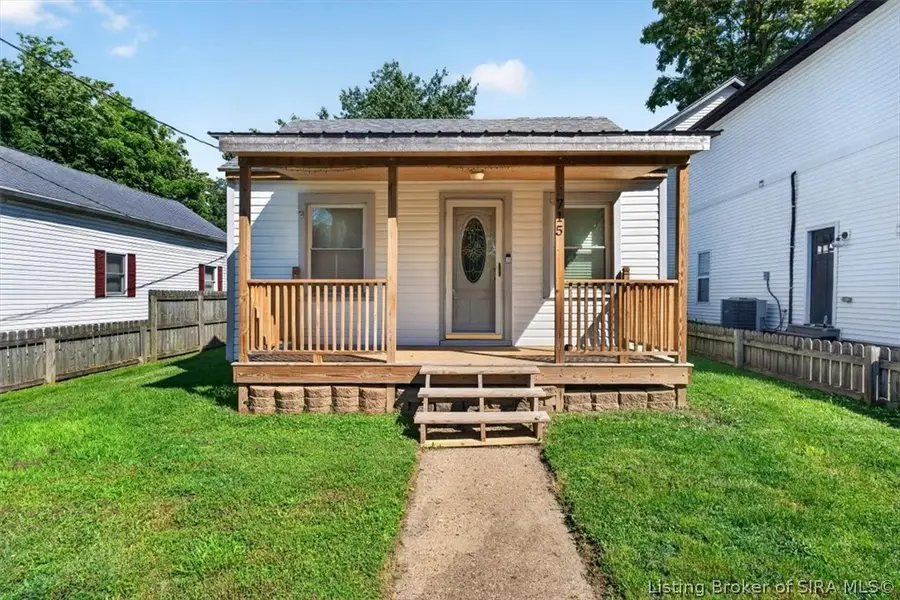 715 E 9th Street, Jeffersonville, IN 47130 - #3