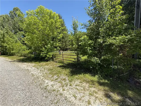1372 Rodney Lane, Scottsburg, IN 47170