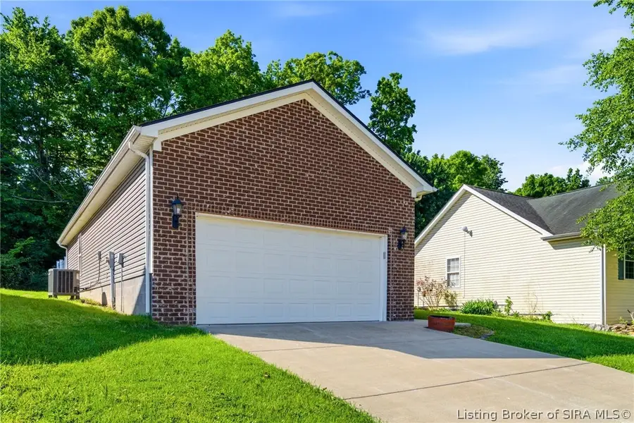 812 Twin Oaks Drive, Henryville, IN 47126 - #3