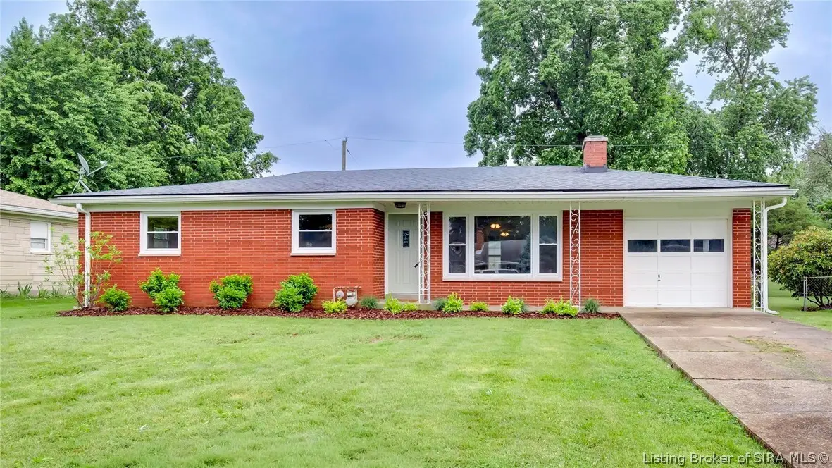 114 E Flamingo Drive, Jeffersonville, IN 47129 - #1