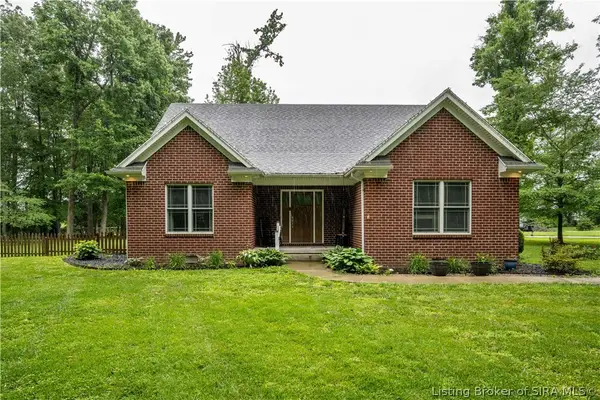 1797 W Wisteria Lane, Scottsburg, IN 47170