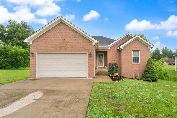 118 W Pigeon Ridge Court, Scottsburg, IN 47170