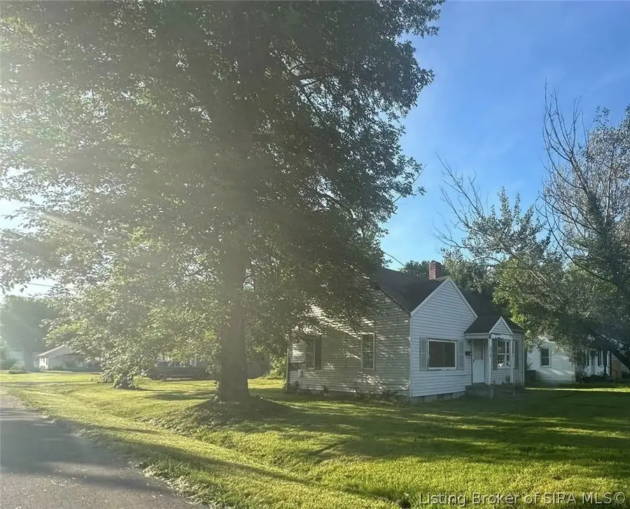 315 S Third Street, Austin, IN 47102 - #3