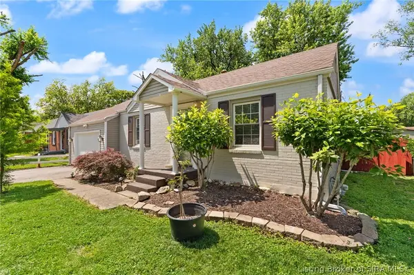 11 Louise Street, Jeffersonville, IN 47130