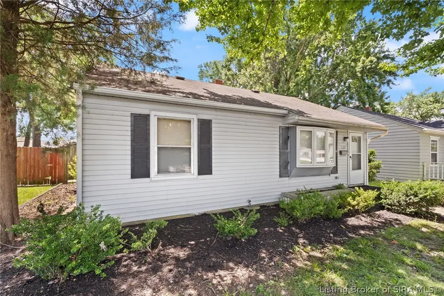 928 E 8th Street, Jeffersonville, IN 47130 - #2