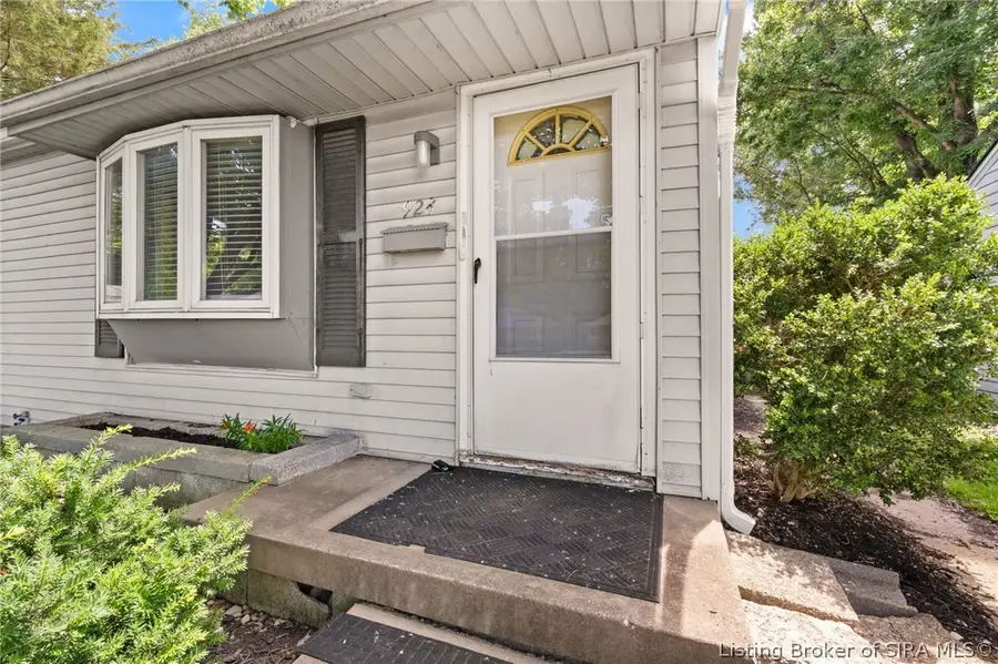 928 E 8th Street, Jeffersonville, IN 47130 - #3