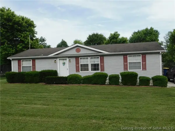 1138 N Renee Court, Pekin, IN 47165