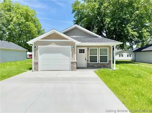 67 E Madison Street, Scottsburg, IN 47170