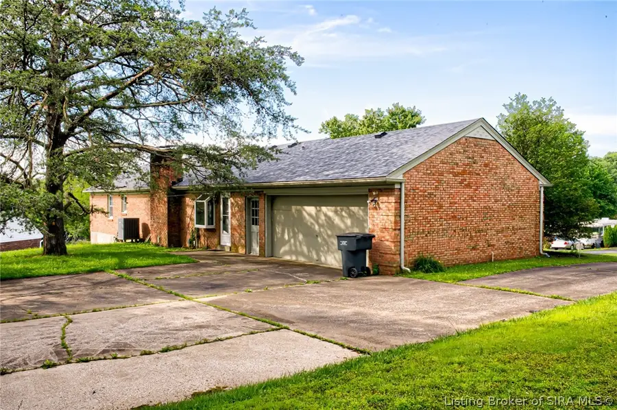14 Trimmingham Rd, New Albany, IN 47150 - #2