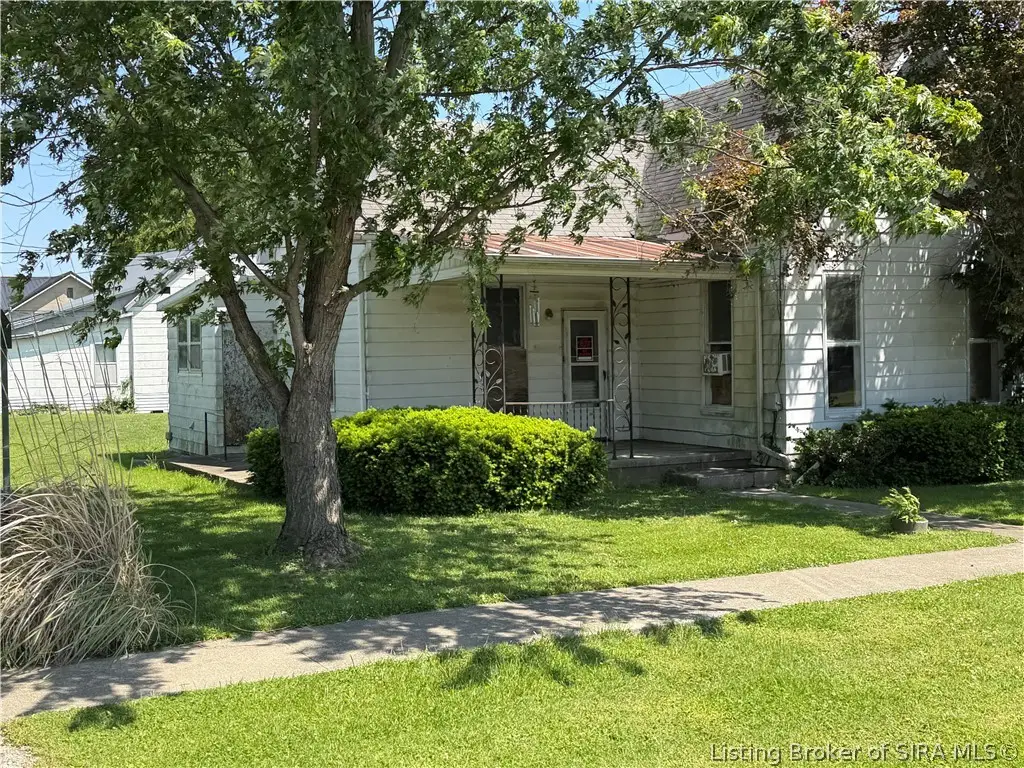 527 W Grissom Avenue, Mitchell, IN 47446 - #1