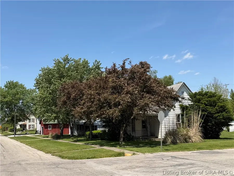 527 W Grissom Avenue, Mitchell, IN 47446 - #2