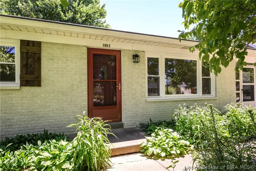 108 E Flamingo Drive, Clarksville, IN 47129 - #3