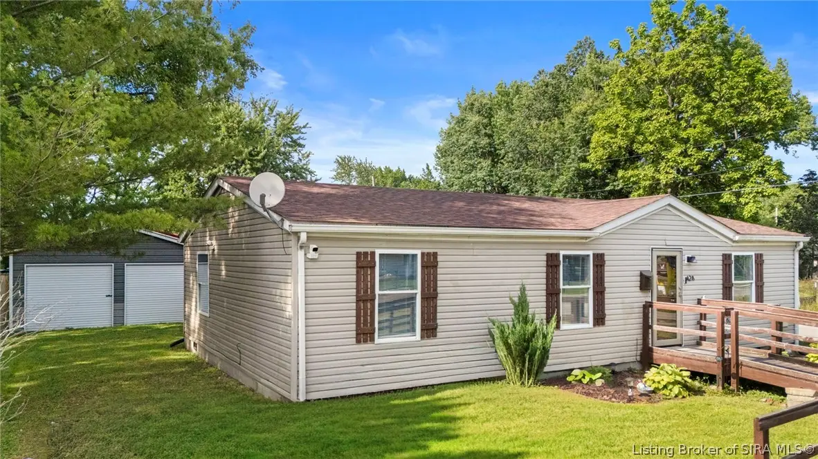 428 W Cross Street, Austin, IN 47102 - #1