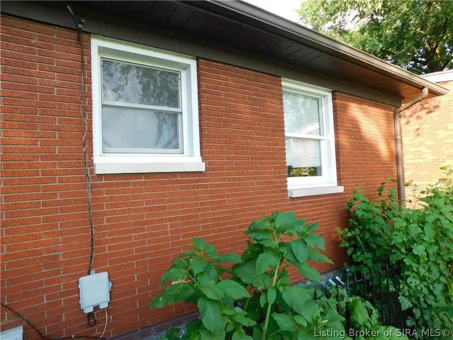 907 Longfield Drive, Clarksville, IN 47129 - #2