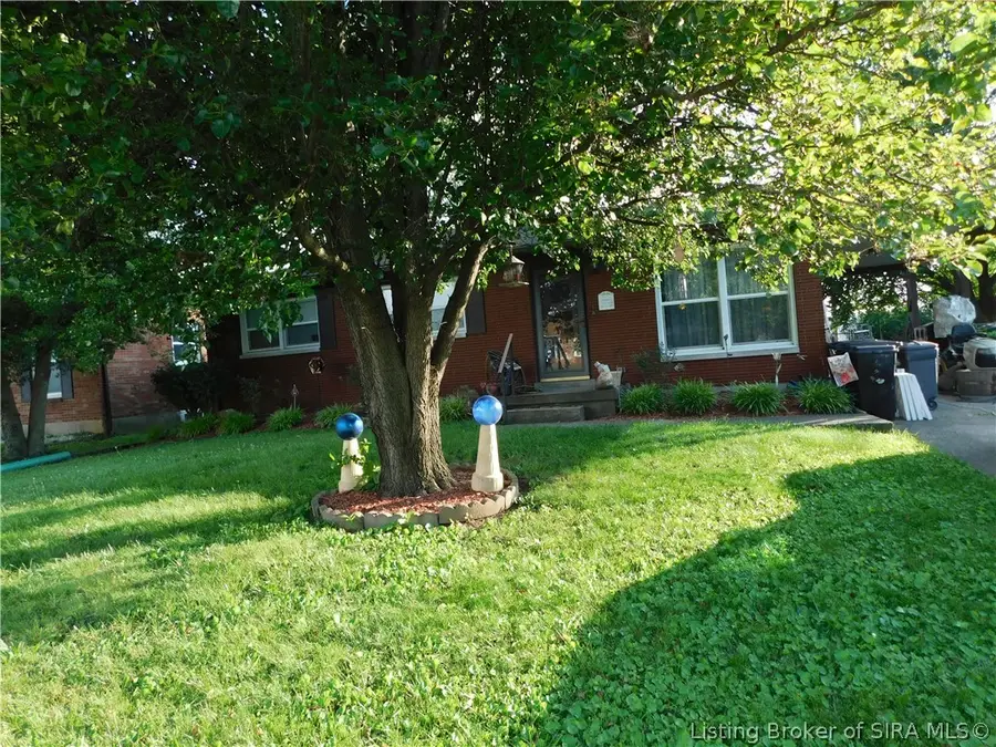 907 Longfield Drive, Clarksville, IN 47129 - #3