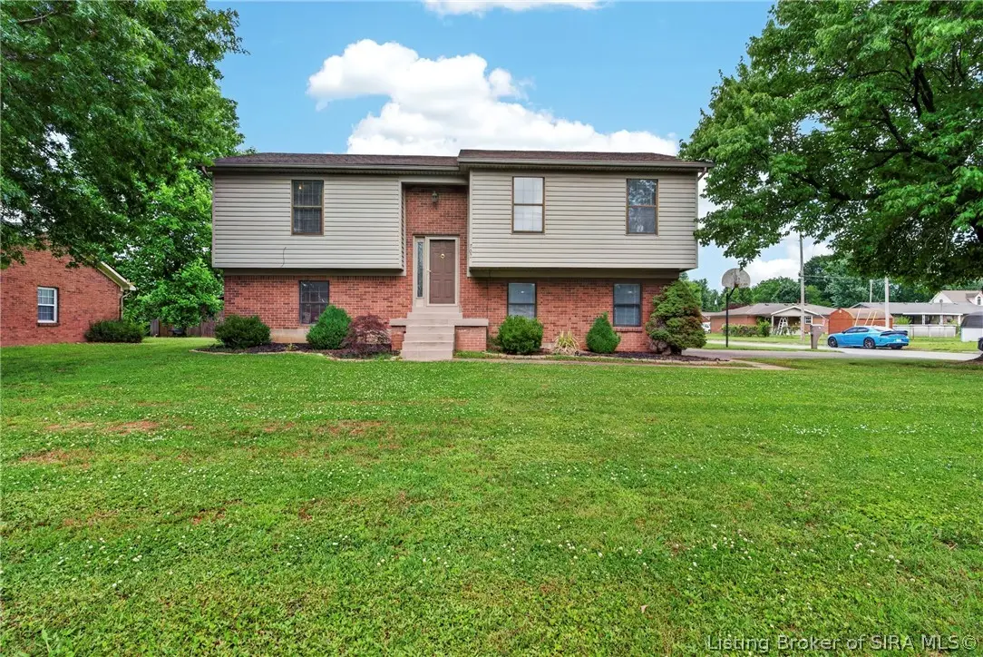 702 Hopkins Lane, Jeffersonville, IN 47130 - #1