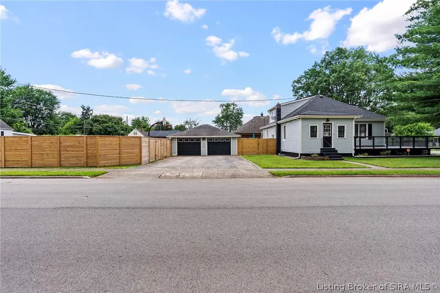 122 E Bowne Boulevard, Clarksville, IN 47129 - #2