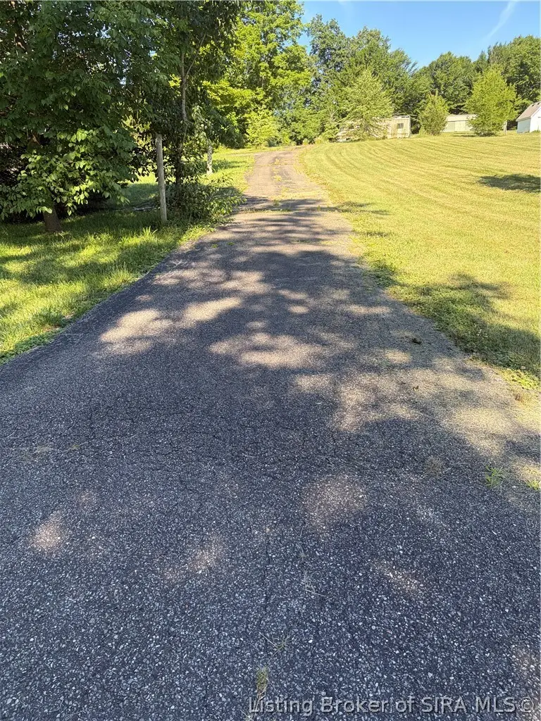 591 S Robbs Lane, Pekin, IN 47165 - #2