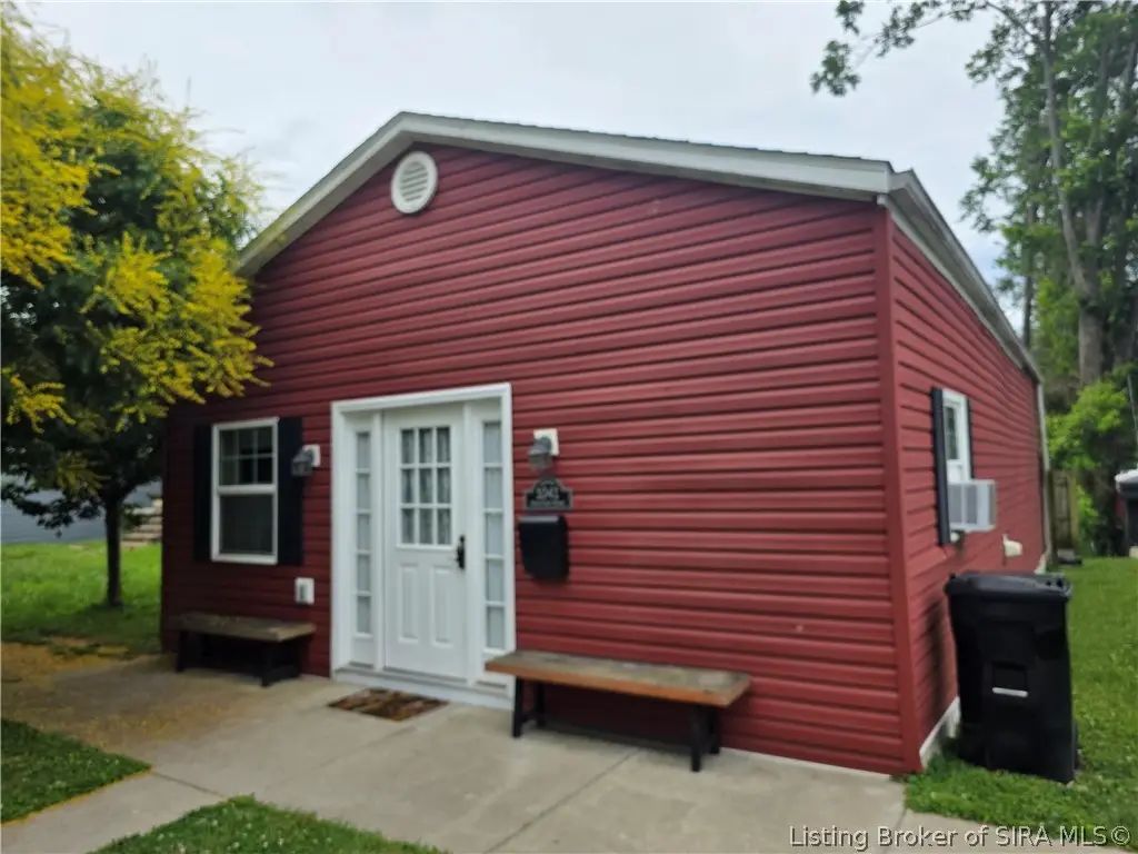 1041 W Main Street, Madison, IN 47250 - #1