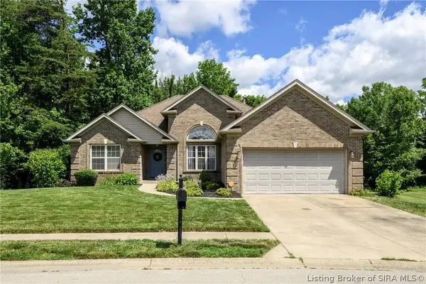 2031 Sterling Oaks Drive, Sellersburg, IN 47172